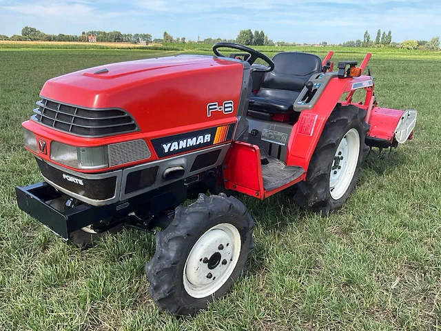 Yanmar f-6 vierwielaangedreven minitractor met grondfrees - afbeelding 1 van  24