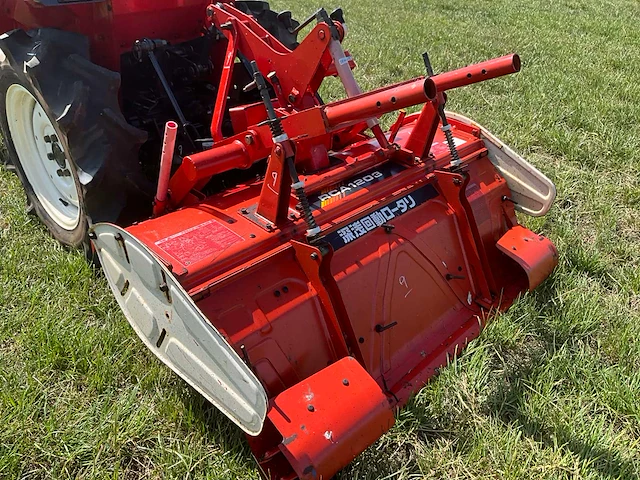Yanmar f-6 vierwielaangedreven minitractor met grondfrees - afbeelding 13 van  24