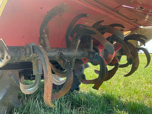 Yanmar f-6 vierwielaangedreven minitractor met grondfrees - afbeelding 17 van  24