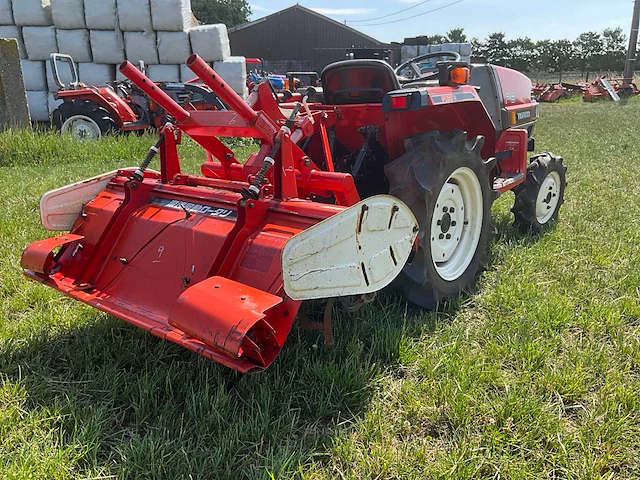 Yanmar f-6 vierwielaangedreven minitractor met grondfrees - afbeelding 20 van  24