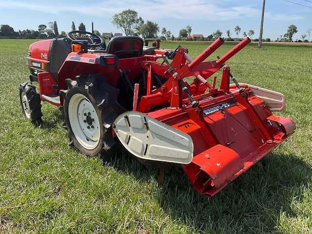 Yanmar f-6 vierwielaangedreven minitractor met grondfrees - afbeelding 22 van  24