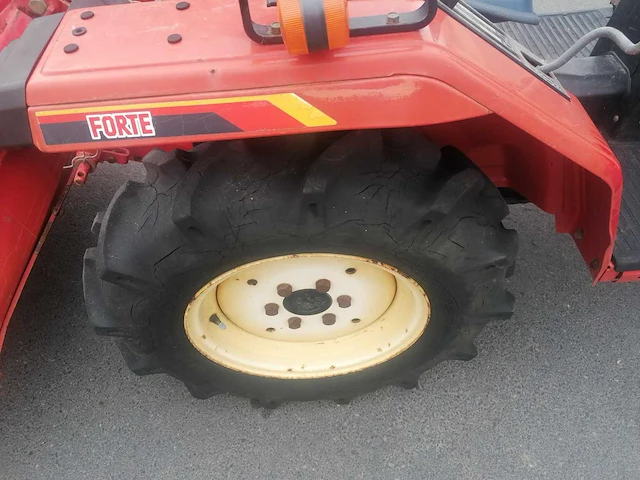 Yanmar f145dt vierwielaangedreven minitractor met grondfrees - afbeelding 2 van  15
