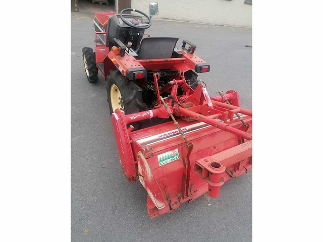 Yanmar f145dt vierwielaangedreven minitractor met grondfrees - afbeelding 11 van  15