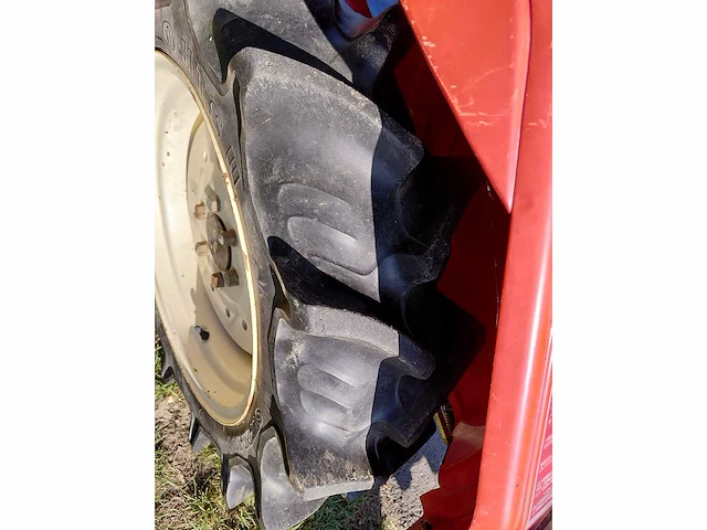 Yanmar f155 vierwielaangedreven minitractor met grondfrees - afbeelding 12 van  18