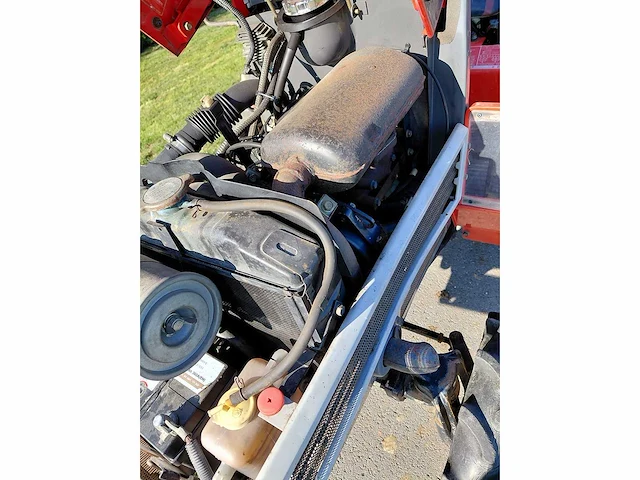 Yanmar f155 vierwielaangedreven minitractor met grondfrees - afbeelding 13 van  18
