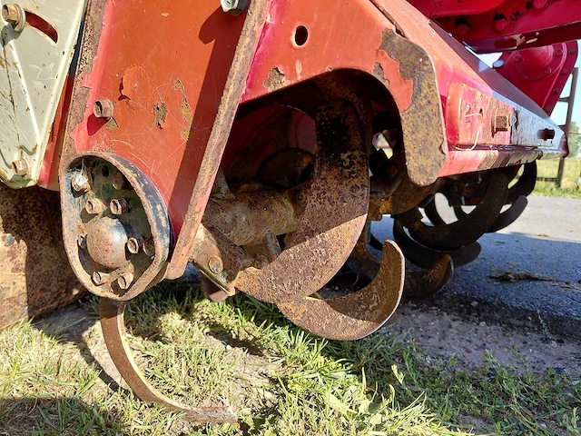 Yanmar f155 vierwielaangedreven minitractor met grondfrees - afbeelding 17 van  18