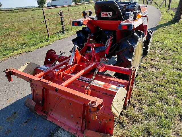Yanmar f155 vierwielaangedreven minitractor met grondfrees - afbeelding 4 van  18