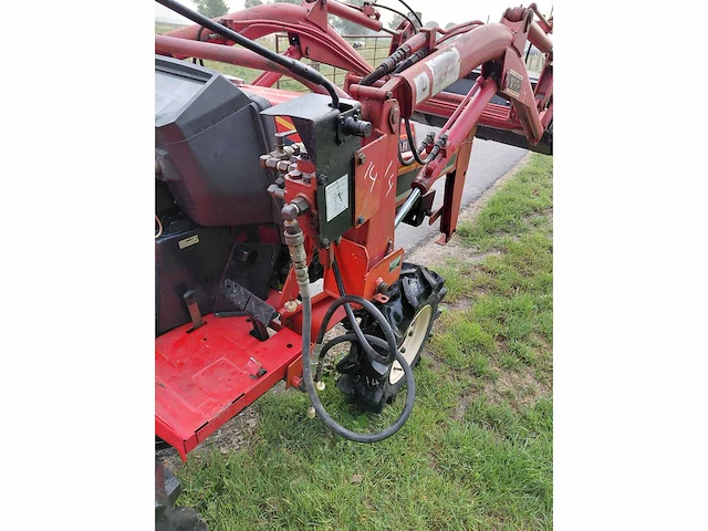 Yanmar f175 vierwielaangedreven minitractor met frontlader - afbeelding 5 van  21