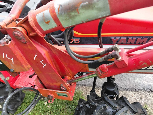 Yanmar f175 vierwielaangedreven minitractor met frontlader - afbeelding 6 van  21