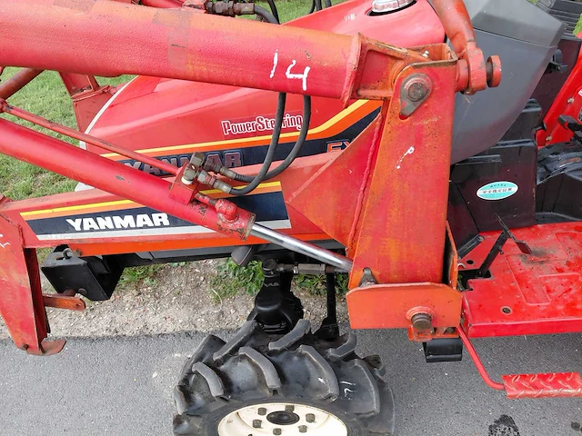 Yanmar f175 vierwielaangedreven minitractor met frontlader - afbeelding 7 van  21