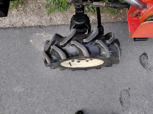 Yanmar f175 vierwielaangedreven minitractor met frontlader - afbeelding 14 van  21