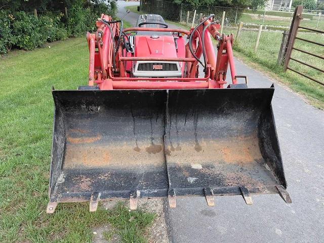 Yanmar f175 vierwielaangedreven minitractor met frontlader - afbeelding 12 van  21