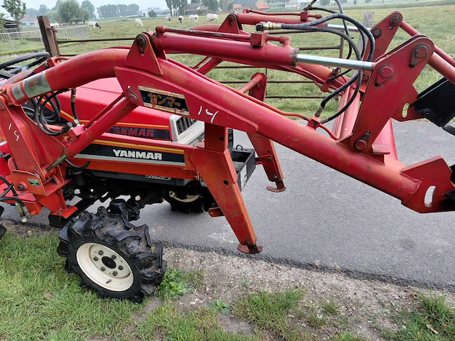 Yanmar f175 vierwielaangedreven minitractor met frontlader - afbeelding 21 van  21