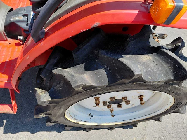 Yanmar f180 vierwielaangedreven minitractor - afbeelding 3 van  13