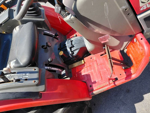 Yanmar f180 vierwielaangedreven minitractor - afbeelding 9 van  13