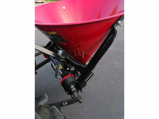 Yanmar f195d vierwielaangedreven minitractor met kunstmeststrooier - afbeelding 5 van  16