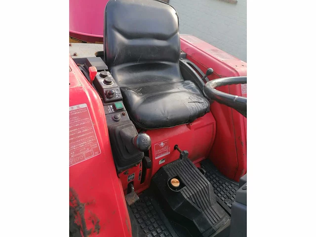 Yanmar f195d vierwielaangedreven minitractor met kunstmeststrooier - afbeelding 13 van  16