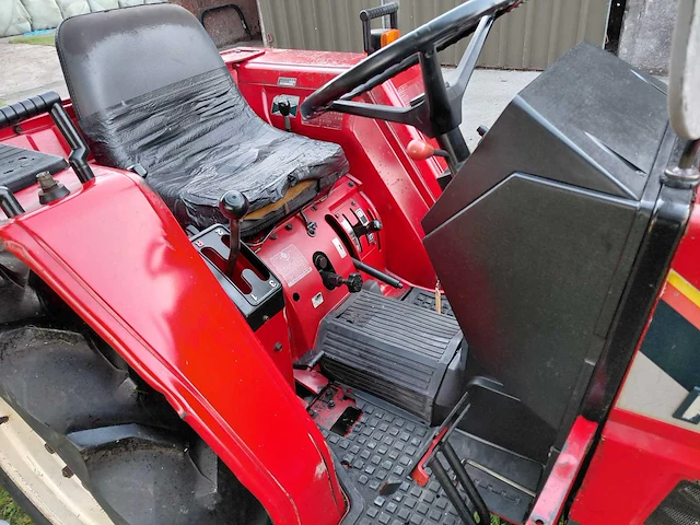Yanmar f20 vierwielaangedreven minitractor - afbeelding 11 van  13