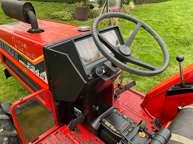 Yanmar f24d vierwielaangedreven minitractor - afbeelding 4 van  15