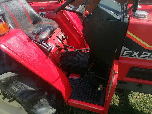 Yanmar fx24d vierwielaangedreven minitractor - afbeelding 10 van  13