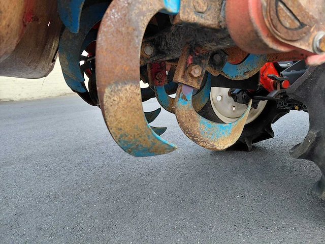 Yanmar ke-3 minitractor met frees - afbeelding 9 van  18