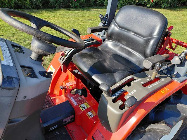 Yanmar ke50 vierwielaangedreven minitractor met grondfrees - afbeelding 6 van  18