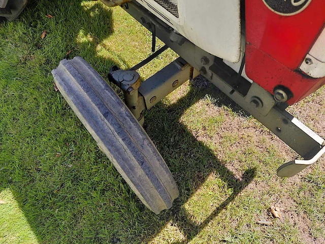 Yanmar ym2210 minitractor - afbeelding 11 van  17