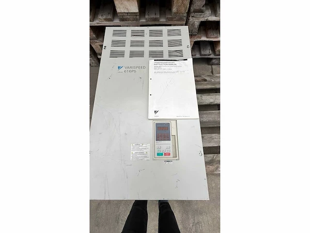 Yaskawa - cimr-p5c4075 - varispeed 616p5 (140kva) - frequentieregelaar - afbeelding 3 van  15