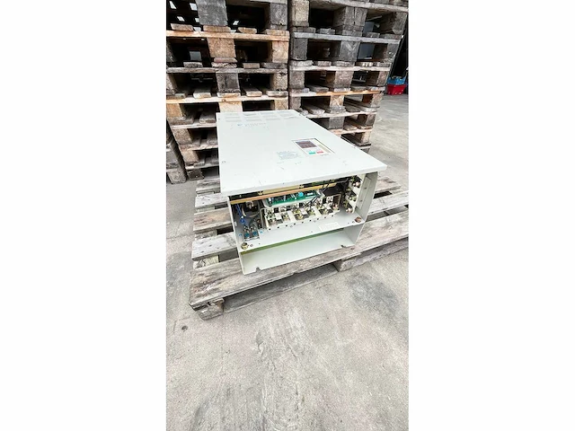 Yaskawa - cimr-p5c4075 - varispeed 616p5 (140kva) - frequentieregelaar - afbeelding 14 van  15