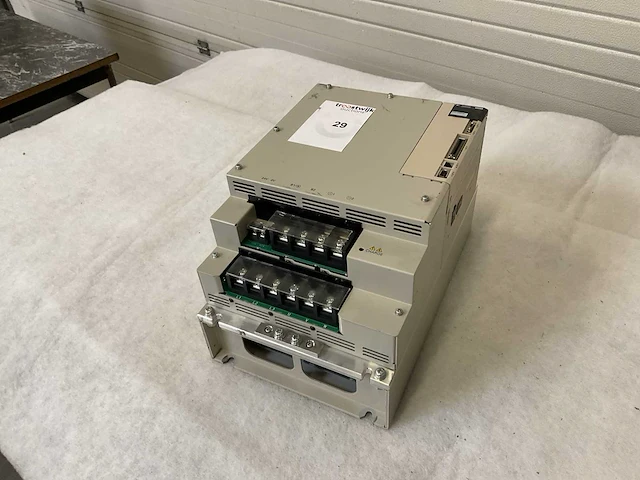 Yaskawa sgdv-260d01a servo drive - afbeelding 1 van  5