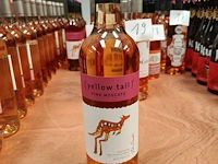 Yellow tail pink moscato rosé 7,5% - afbeelding 1 van  3