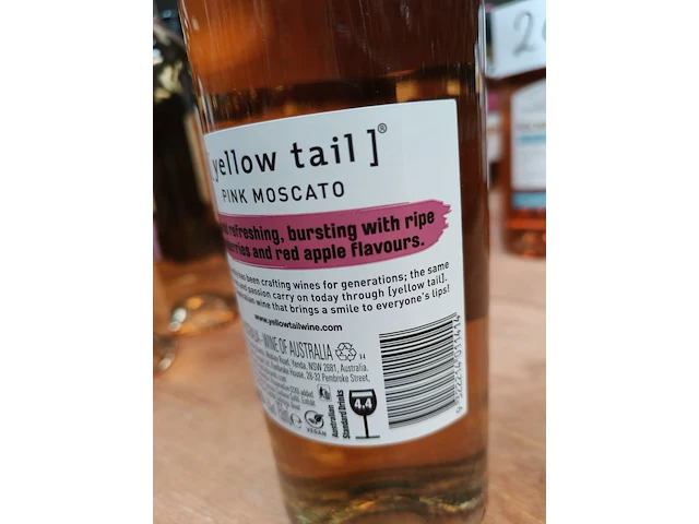 Yellow tail pink moscato rosé 7,5% - afbeelding 3 van  3