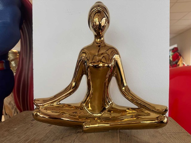 Yoga lady chrome gold h36cm x l31cm - afbeelding 1 van  2