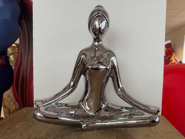 Yoga lady chrome silver h36cm x l31cm - afbeelding 1 van  2