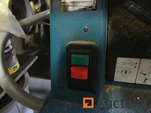 Zaag op tafel met makita 2704 basis - afbeelding 4 van  12