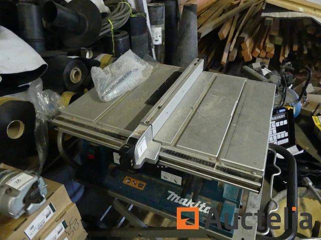 Zaag op tafel met makita 2704 basis - afbeelding 11 van  12