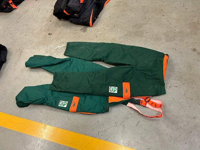 Zaagkledij - afbeelding 1 van  3