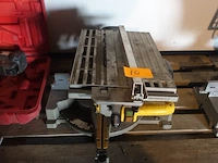 Zaagmachine dewalt - afbeelding 1 van  4