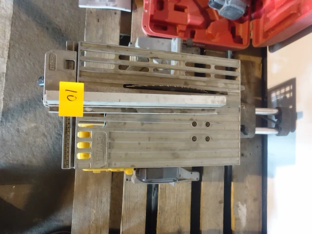 Zaagmachine dewalt - afbeelding 4 van  4