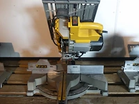 Zaagmachine dewalt - afbeelding 1 van  4