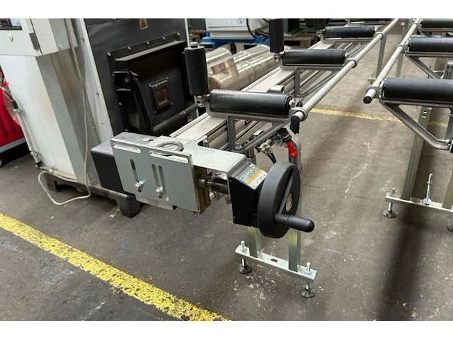 Zaagmachine fom industrie - afbeelding 8 van  17