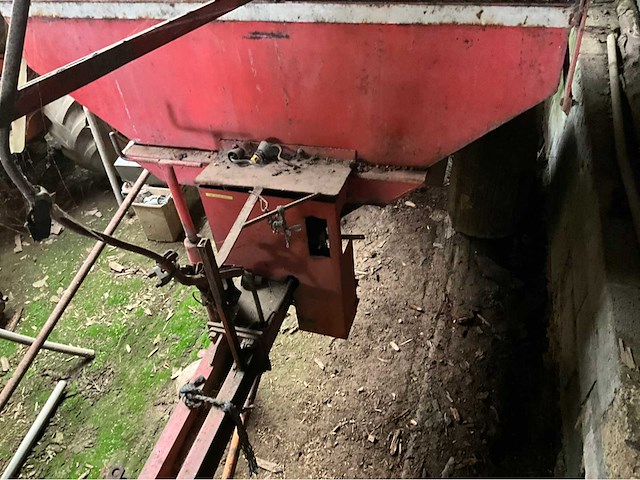 Zaaimachine voor kunstmest - afbeelding 4 van  7