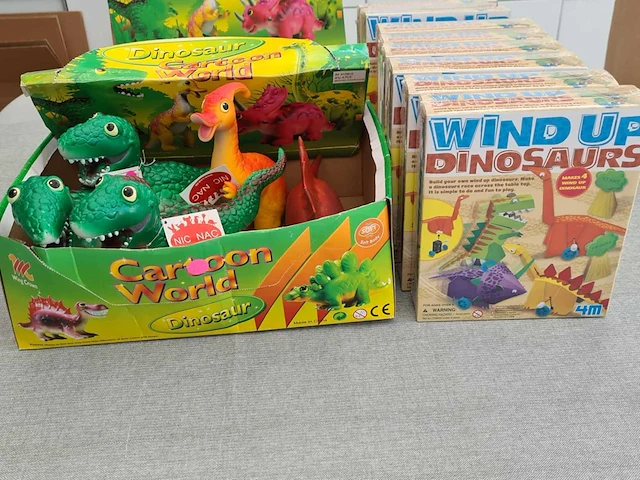 Zacht speelgoed en bouw en constructie dino's - afbeelding 1 van  5