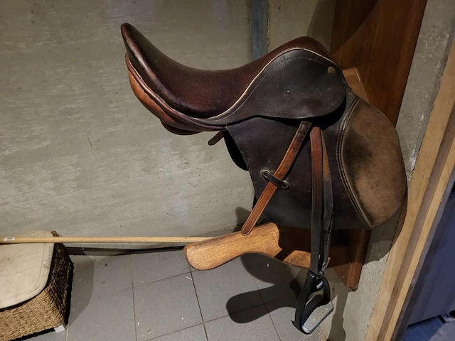 Zadel, tuigen en accessoires - afbeelding 5 van  12