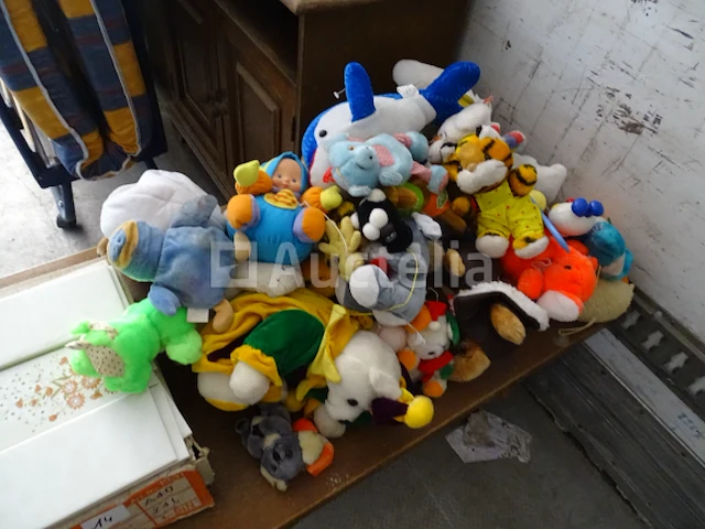 Zak met diverse knuffels - afbeelding 3 van  10