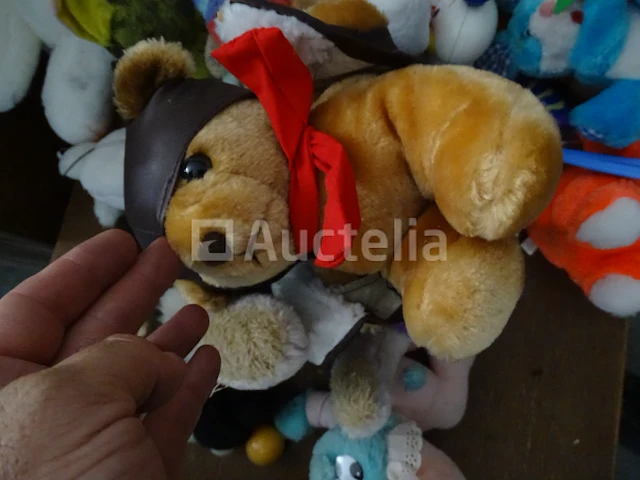 Zak met diverse knuffels - afbeelding 7 van  10