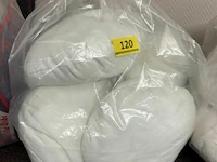 Zak met diverse kussens - afbeelding 1 van  1