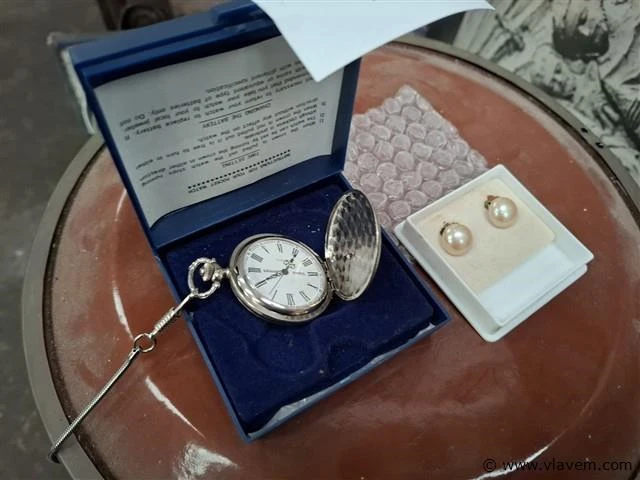 Zakhorloge & setje oorbellen - afbeelding 1 van  3
