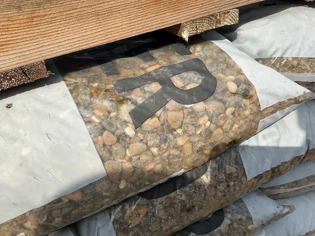 Zakken gravier kiezel (45x) - afbeelding 2 van  3