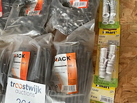 Zakken met nagels en pluggen - afbeelding 4 van  9